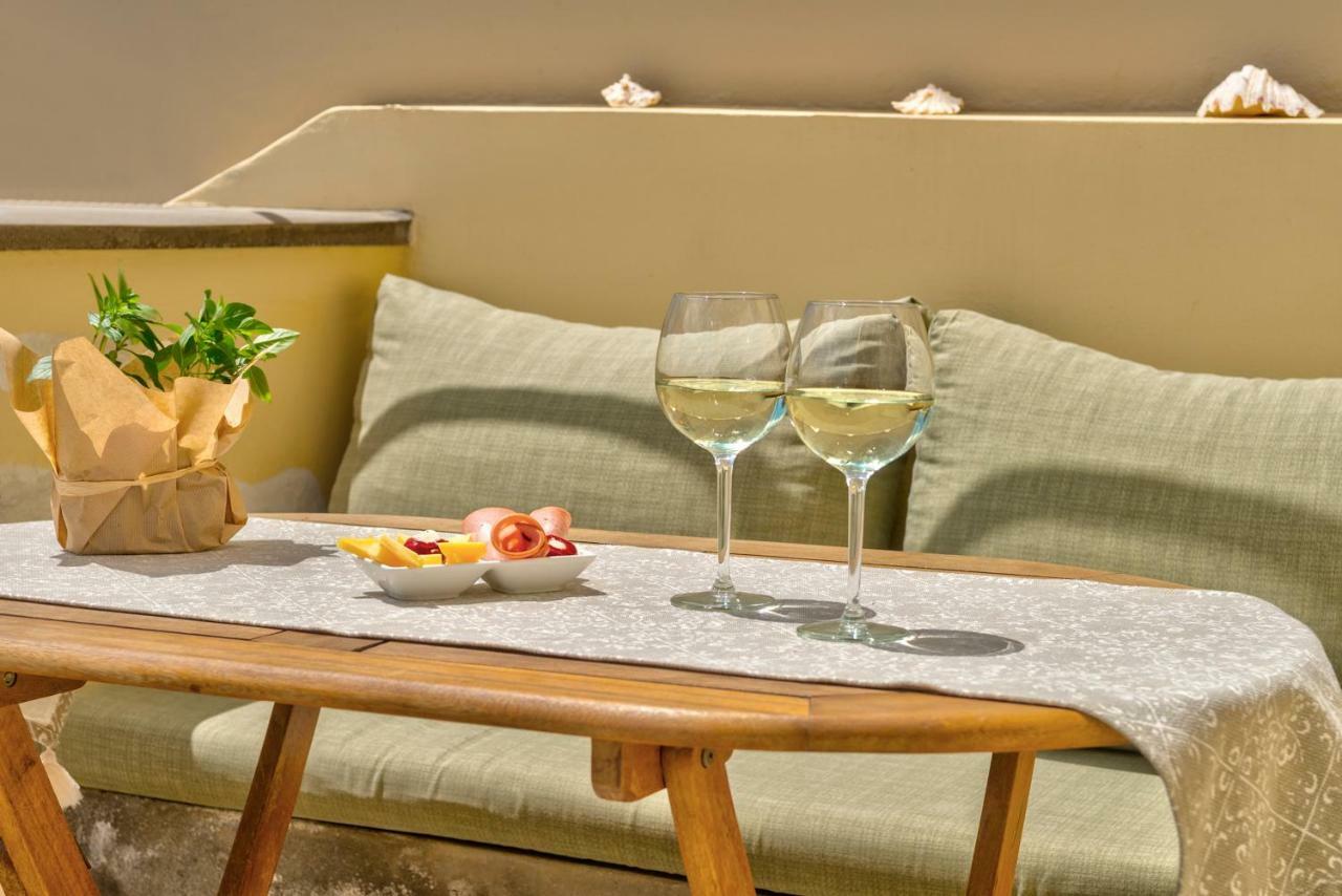 Island Of Luxury Apartments Ermoupoli Bagian luar foto