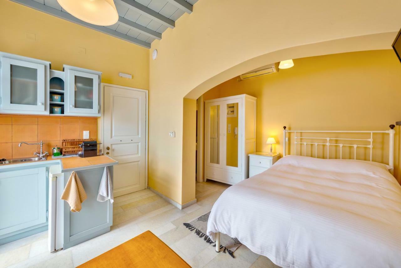 Island Of Luxury Apartments Ermoupoli Bagian luar foto