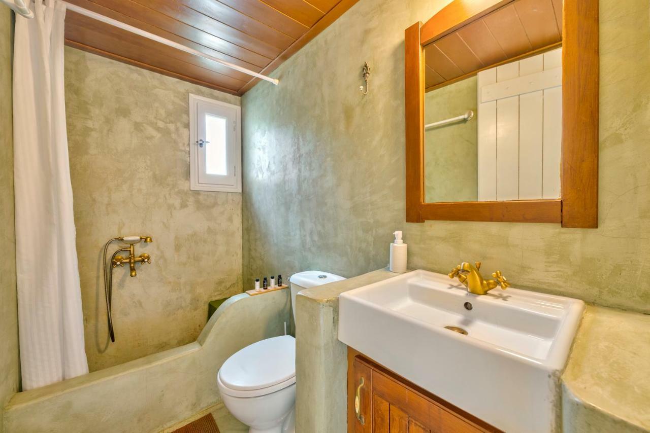Island Of Luxury Apartments Ermoupoli Bagian luar foto