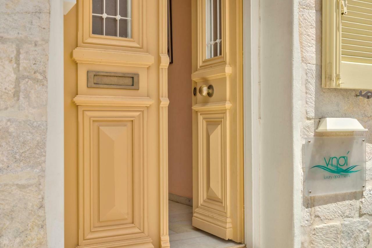 Island Of Luxury Apartments Ermoupoli Bagian luar foto